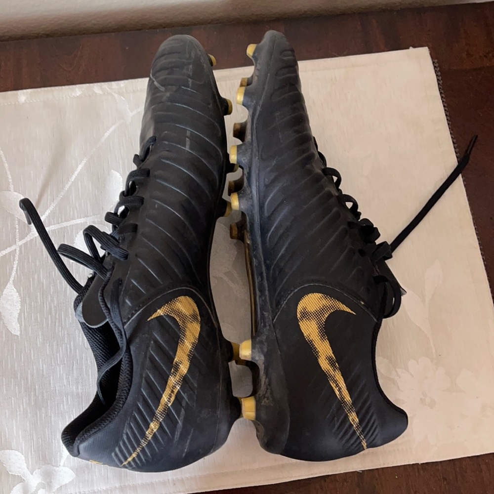 Men’s soccer cleats